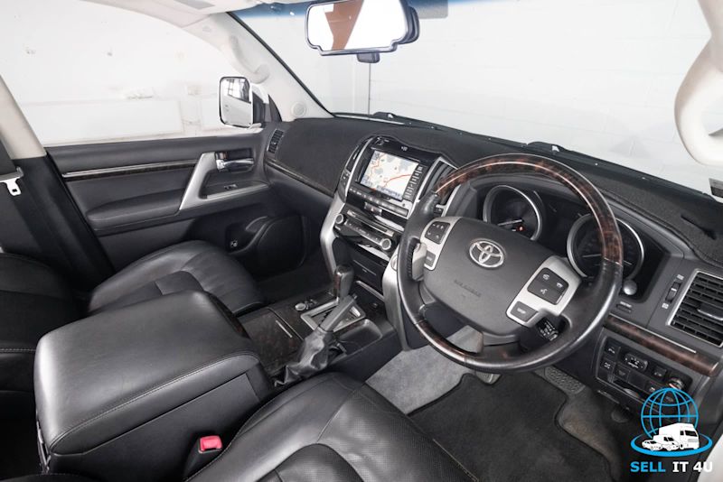 2014 TOYOTA LANDCRUISER SAHARA (4x4) 6 SP AUTOMATIC 4D WAGON62935686601729114