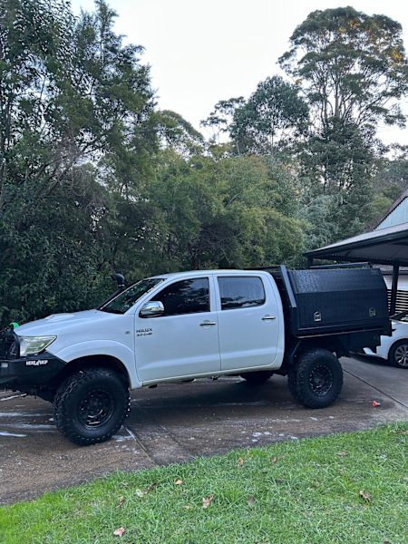 2013 sr Toyota hilux 62882729693569112