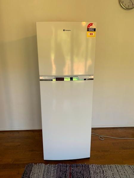 Westinghouse Frost-Free Refrigerator Freezer630226342307851115