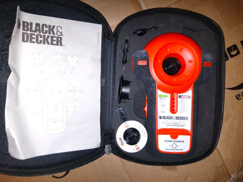 Black Decker Bullseye Laser Level & Stud Finder - BDL100S 