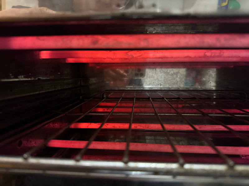 Commercial grade toast oven in perfect condition 63442298644482111