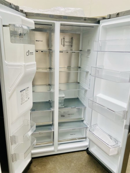Carton Damage LG 635L SIDE BY SIDE NON PLUMBED WATEE AND ICE GSN600PL 63014709377795111