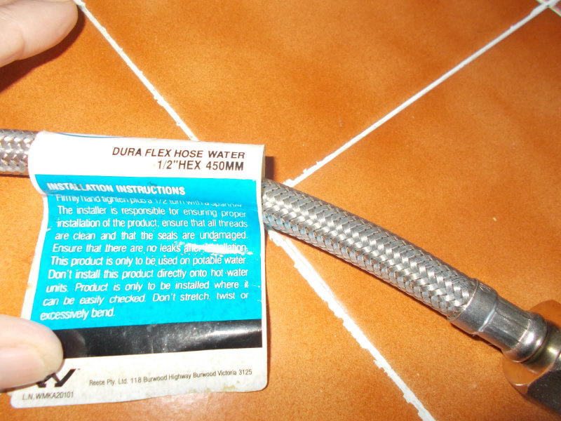 Attn Plumbers!! - Brand new Duraflex Hose (Water) 1/2 Hex 450mm63440340072963110