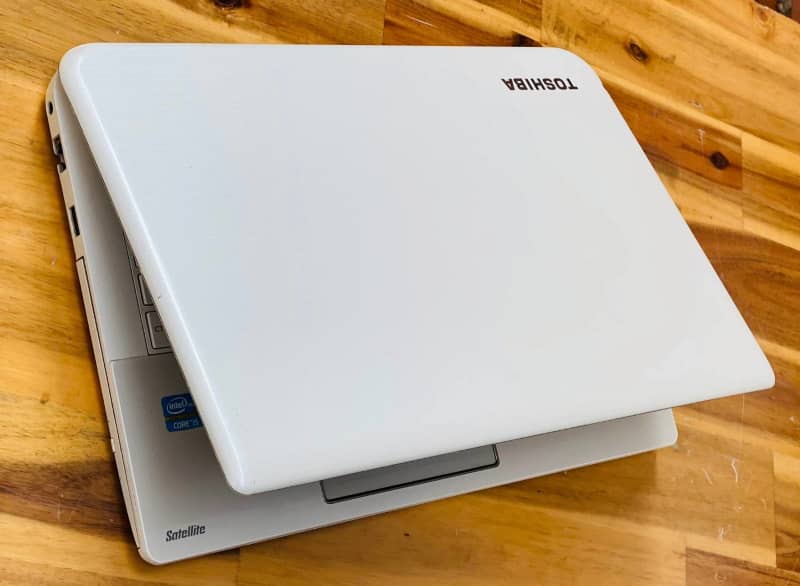 Toshiba Satellite L40-A 14 screen, Intel i3, 4gb ram, 1tb hard drive