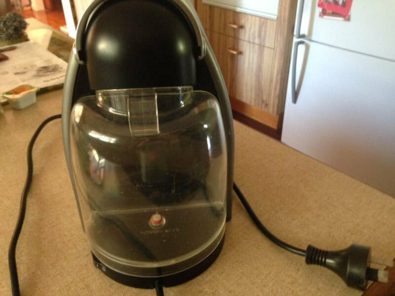 Nespresso Essenza coffee pod machine63018175029890111