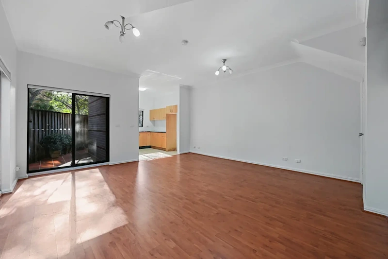 Spacious Townhouse In A Quiet Block Of Three63438962779265110