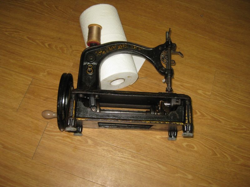 ANTIQUE RARE CAST IRON AMERICAN HAND CRANK SEWING MACHINE63016059470594114