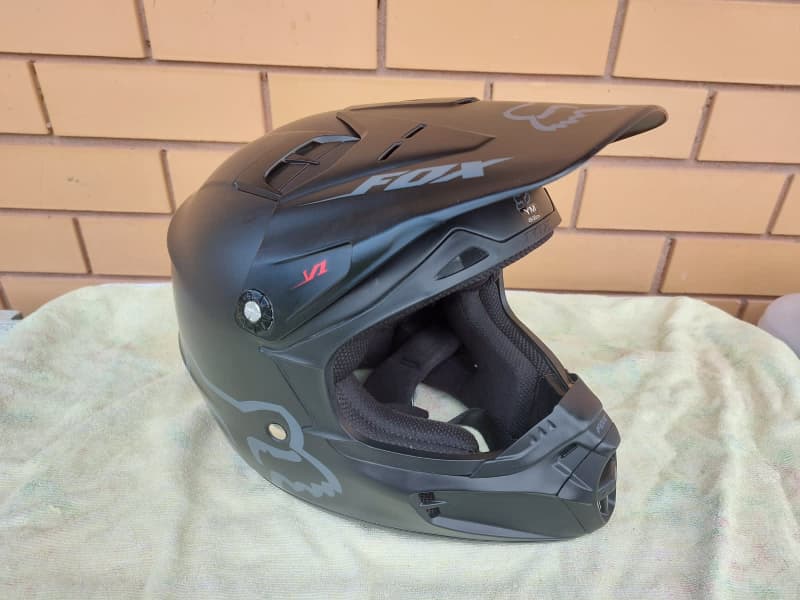 dirt bike helmets gumtree