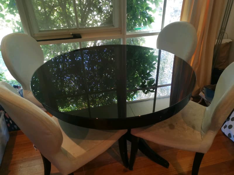 gumtree round glass dining table