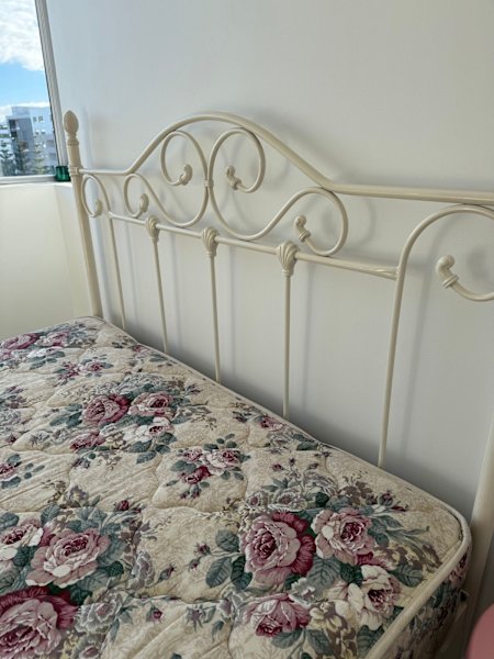 Queen Bed Frame and Mattress - AMAZING CONDITION! 62863410395650111