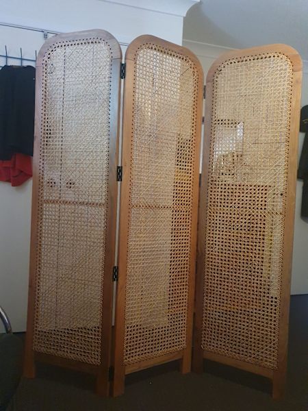 Solid Quality Timber Privacy Partition/Room Divider62863376628227111