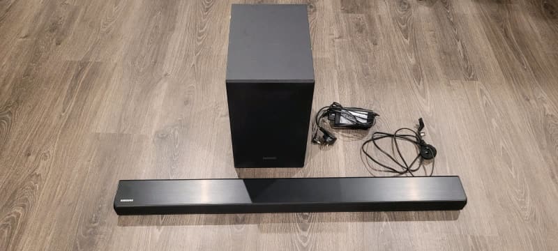 sofa repertoire drivhus Samsung Soundbar series 5 HW-R550/XY