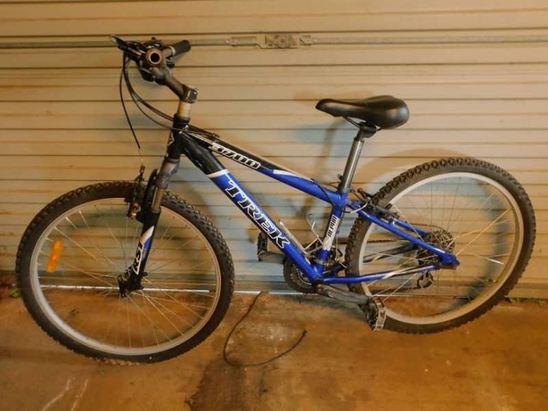 mens trek 3700 mountain bike