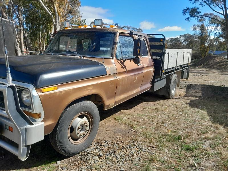 1976 FORD F350  5 SP MANUAL C/CHAS, 6 seats 62935681580931111