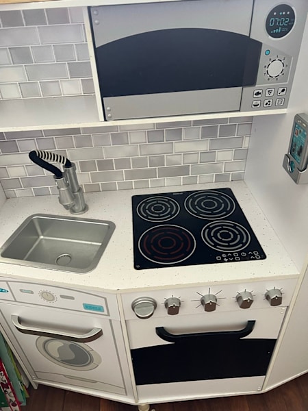 FREE Play Kitchen 65073663043843110