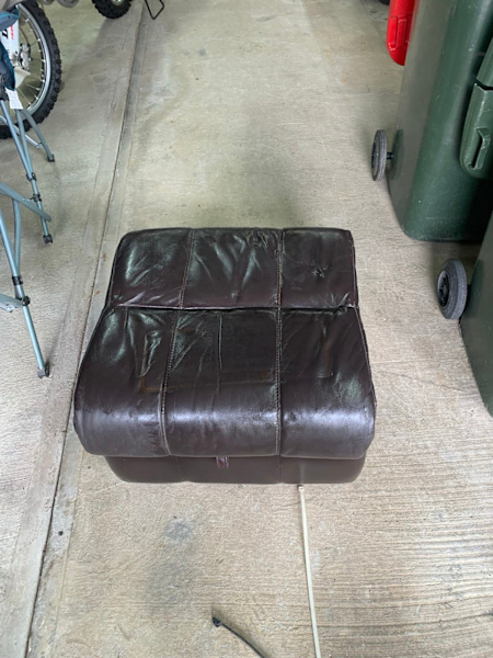 Leather storage footstool 62863408746883111