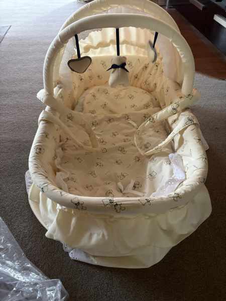 Bassinet gumtree best sale