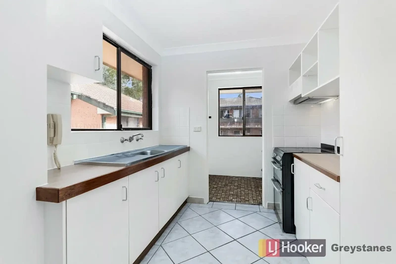 2 BEDROOM UNIT IN WENTWORTHVILLE63438963318402110