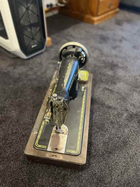 Vintage/Antique Sewing Machine  63021729875969113