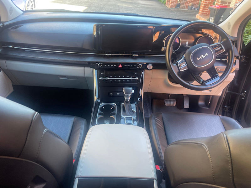Kia Carnival 202262882729330946112