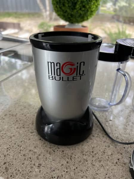 Magic Bullet Power Blender Motor Base MB1001B Bundle Cups