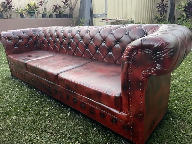 Red Chesterfield Sofa Gumtree Baci Living Room