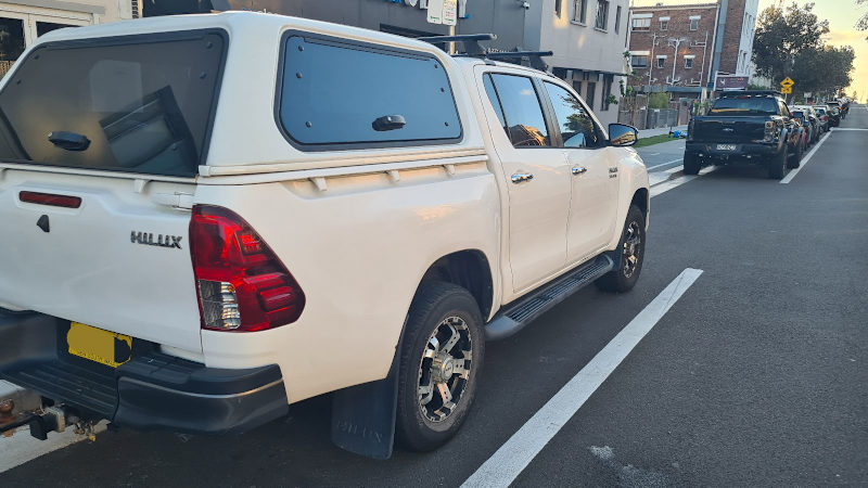 2015 TOYOTA HILUX SR (4x4) 6 SP AUTOMATIC DUAL CAB UTILITY62935691615107113