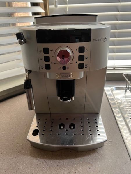 Delonghi Magnifica Coffee machine63441870930050110