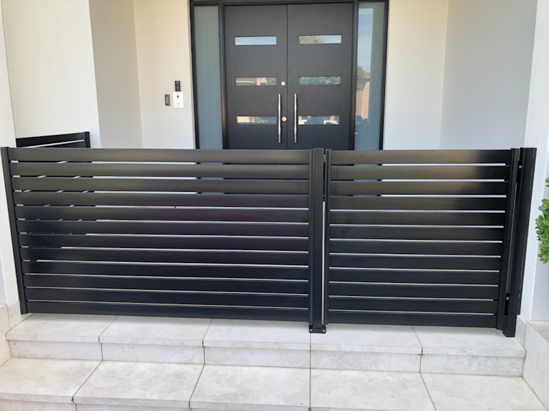 Privacy Screens and Gates- powder coated aluminium63439105298561110
