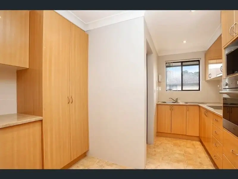 2 Bed Rooms Unit in Prime location63007596641538111