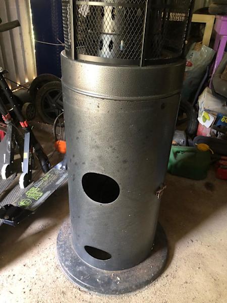 OUTDOOR PATIO SPACE GAS HEATER..LARGE 1800mm GASMATE..NEAR NEW..VGC !!63019537953283111