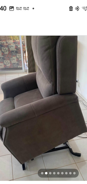 Lift chair/ reycliner62863372047619111