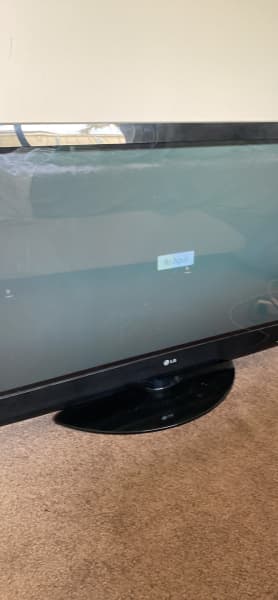 Hey everyone! I picked this 75 lg nano TV out of the dumpster