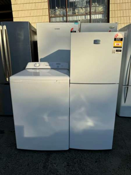 Kelvinator 200 litres fridge freezer and Simpson 7.5 Kgs washing machi63443319352835119