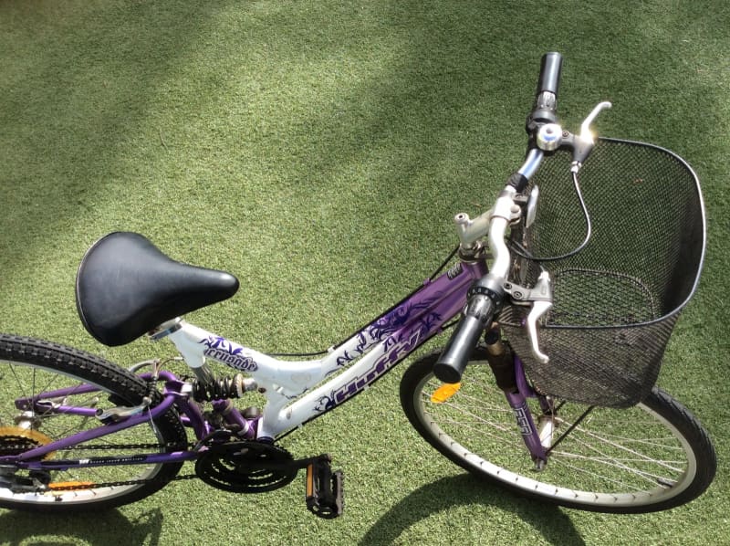 used 26 inch full suspension mountain bike