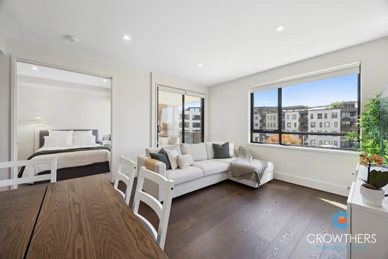 Stylish Apartment Living in Kingston63437626253058112