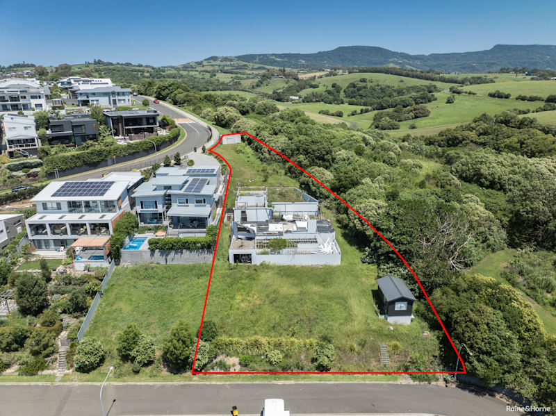ONCE IN A LIFETIME OPPORTUNITY - Huge 2015m2 Land (approximately)63006770445826114