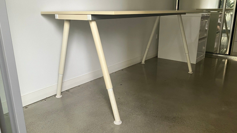 Desk - adjustable height and angle62863412058883111
