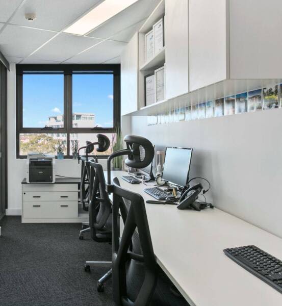 MODERN OFFICE SPACE - MIRANDA62995718172675112