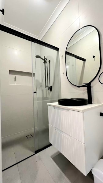 An ensuite renovated house in a quiet street in Merrylands/Granville62882774056193114