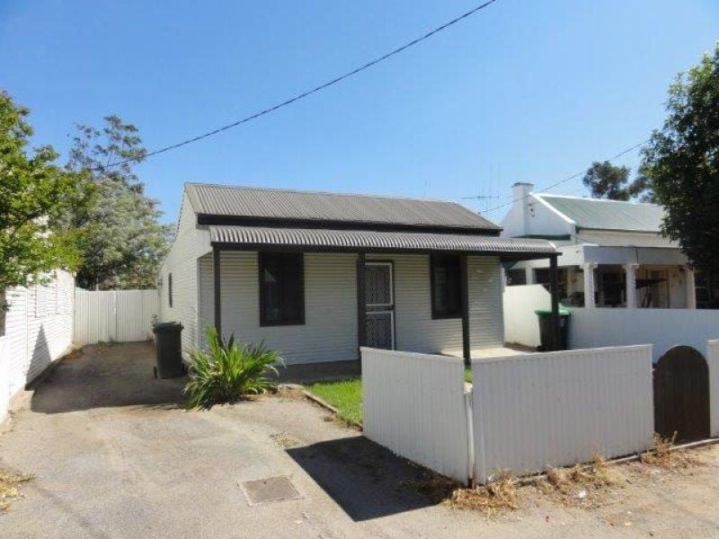 Cottage in Quiet but Convenient Location629317134479371111