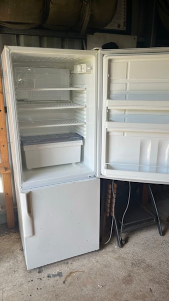 Refrigerator/Freezer 270 litre Westinghouse63018620335489113