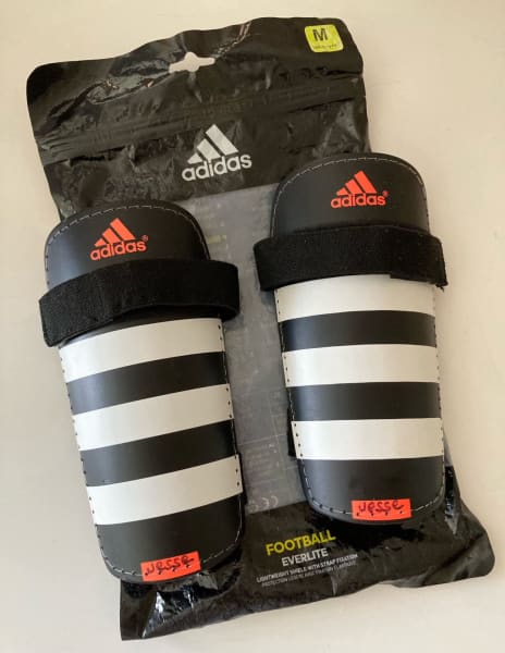 Adidas Everlite football shin pads - size M - 175cm tall) Kids Clothing | Gumtree Australia Ryde Area - Gladesville | 1310962171
