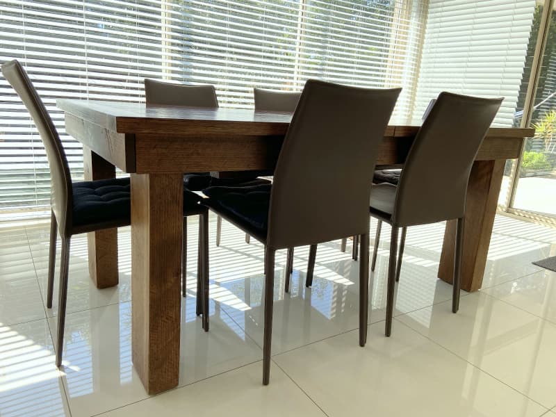 solid oak 6 seater extendable dining table