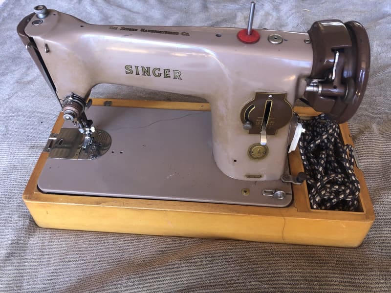 Rewiring a Cord with Vintage Singer Push-On Connectors  Sewing machine  repair, Vintage sewing machines, Antique sewing machines