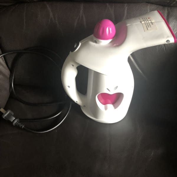 Electric clothes steamer63443954355843110