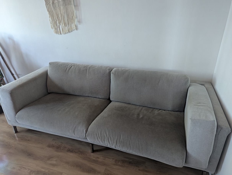 3-seat IKEA sofa62863385193345111
