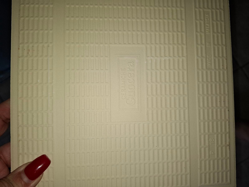 37 square cream tiles63007782236675113