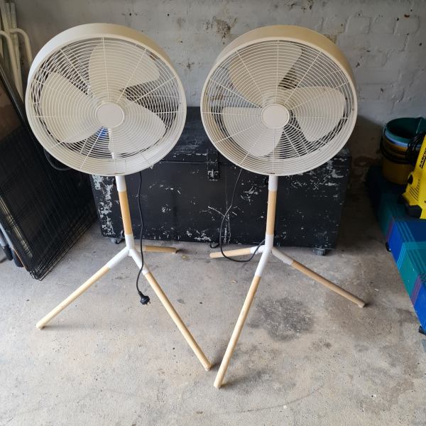 2 x 3 speed Wooden Tripod White Pedastal Fans63443751297667110