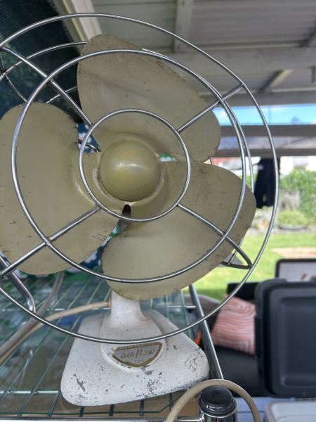 Uber cool Vintage fan x 2 available 63018175537154112